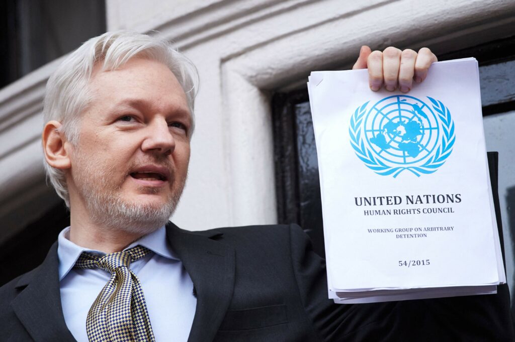 Julian Assange can be extradited to the US, a court rules